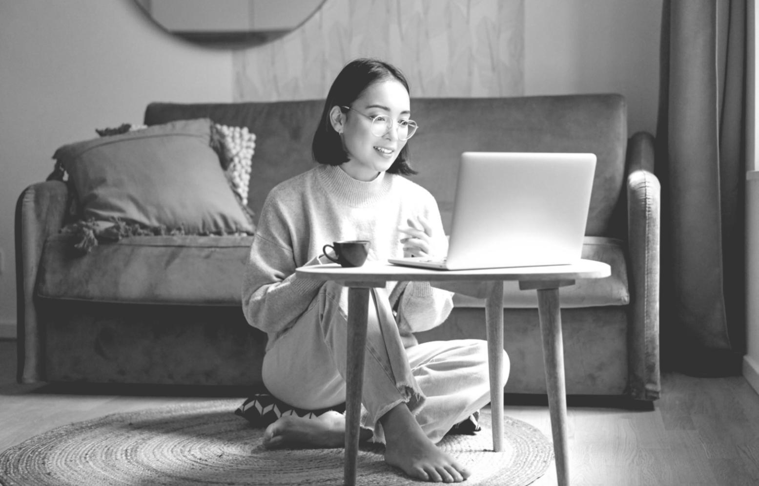 Berbagai format materi pembelajaran untuk anggota komunitas investasi